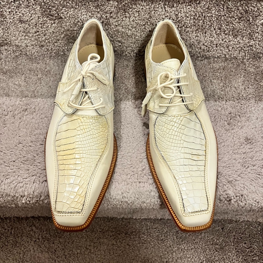 Elegant Cream Crocodile Pattern Oxfords